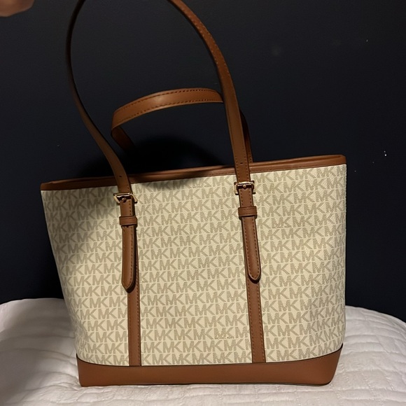 Michael Kors Jet Set Travel Small Logo Top-Zip Tote Bag, Vanilla w/dust bag - Picture 2 of 6